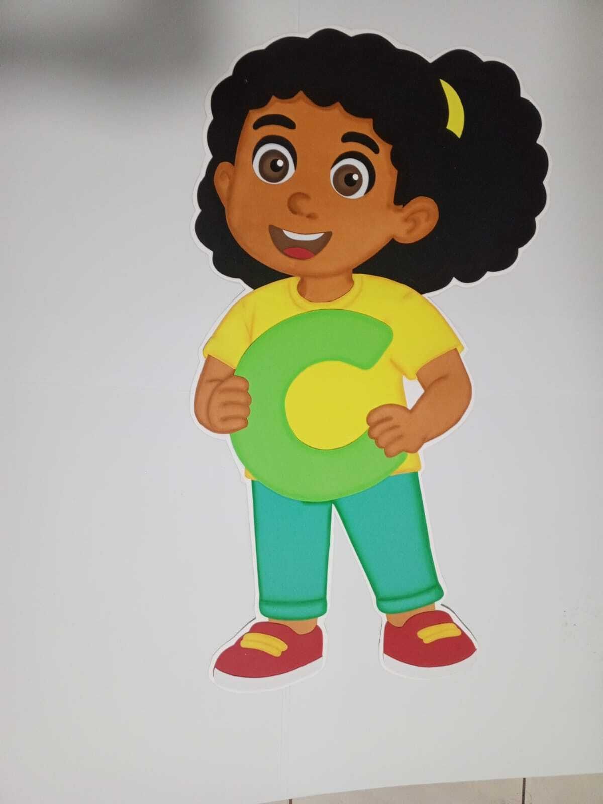 Dibujo en microporoso - Niña Letra C